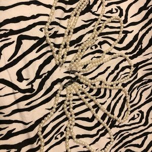 Chain to keep your mask hanging around your neck